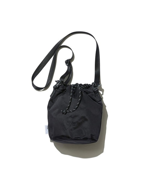 F/CE. (エフシーイー)の「F/CE. SATIN DRAWSTRING / エフシーイー サテン ドローストリング バッグ(ショルダーバッグ)」|ブラック
