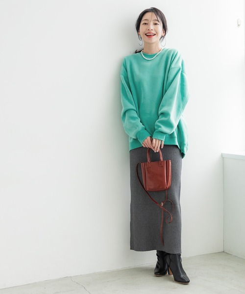 オリーブ色オーバーサイズクルーネックスウェット coca（coca）（コカ）の「ふわり～オーバーサイズクルーネック