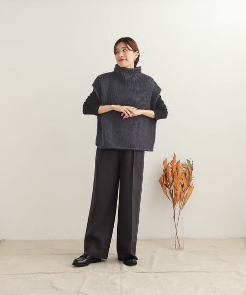 URBAN RESEARCH DOORS（アーバンリサーチドアーズ）の「ハンドニットベスト（ベスト・レディース・オフホワイト/チャコールグレー・MEDIUM）」の16枚目の写真