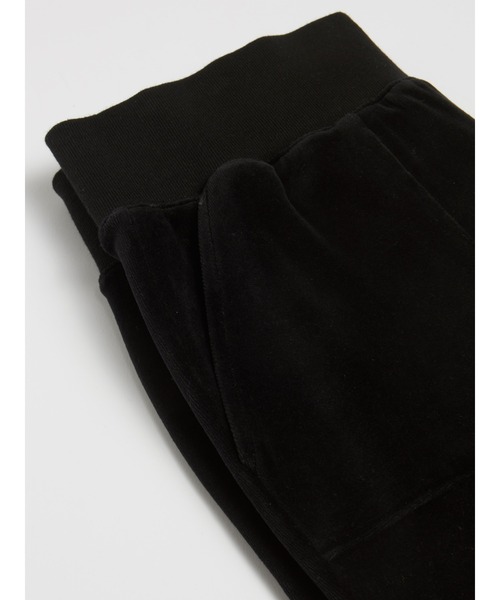 Guess(ゲス)の「GUESS Originals x Betty Boop Velour Pants(その他パンツ・レディース・ブラック・X-SMALL/SMALL/MEDIUM)」の4枚目の写真
