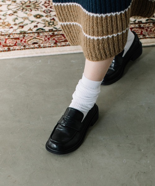Flugge(フラッジー)の「square toe loafer/スクエアトゥローファー(ローファー・レディース・ホワイト/ブラック・23cm/23.5cm/24cm/24.5cm)」の2枚目の写真
