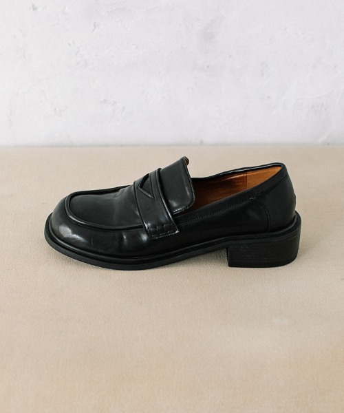Flugge(フラッジー)の「square toe loafer/スクエアトゥローファー(ローファー・レディース・ホワイト/ブラック・23cm/23.5cm/24cm/24.5cm)」の18枚目の写真