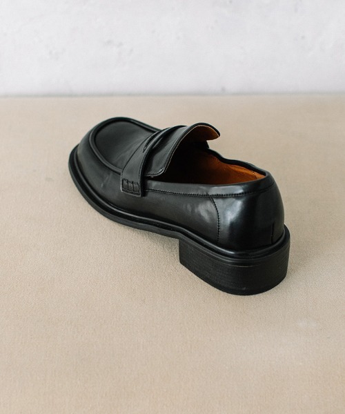 Flugge(フラッジー)の「square toe loafer/スクエアトゥローファー(ローファー・レディース・ホワイト/ブラック・23cm/23.5cm/24cm/24.5cm)」の17枚目の写真