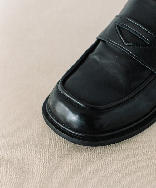 Flugge(フラッジー)の「square toe loafer/スクエアトゥローファー(ローファー・レディース・ホワイト/ブラック・23cm/23.5cm/24cm/24.5cm)」の16枚目の写真