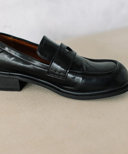 Flugge(フラッジー)の「square toe loafer/スクエアトゥローファー(ローファー・レディース・ホワイト/ブラック・23cm/23.5cm/24cm/24.5cm)」の19枚目の写真