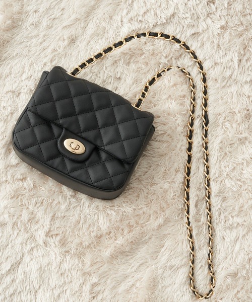 earth music&ecology(アースミュージックアンドエコロジー)の「キルティングチェーンショルダー(ショルダーバッグ・レディース・ブラック/アイボリー/ダークブルー/ライトピンク・FREE)」の3枚目の写真