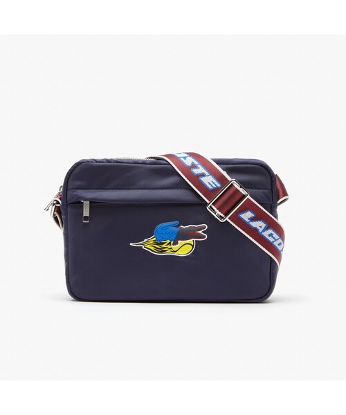 LACOSTE(ラコステ)の「ホリデイ ロゴストラップ&バッジクロスオーバーバッグ(ショルダーバッグ・メンズ・ブルー・FREE)」の1枚目の写真
