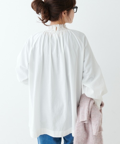 PUAL CE CIN（ピュアルセシン）の「レースシャーリングブラウス（シャツ/ブラウス・レディース・オフホワイト/ブラック・FREE）」の4枚目の写真