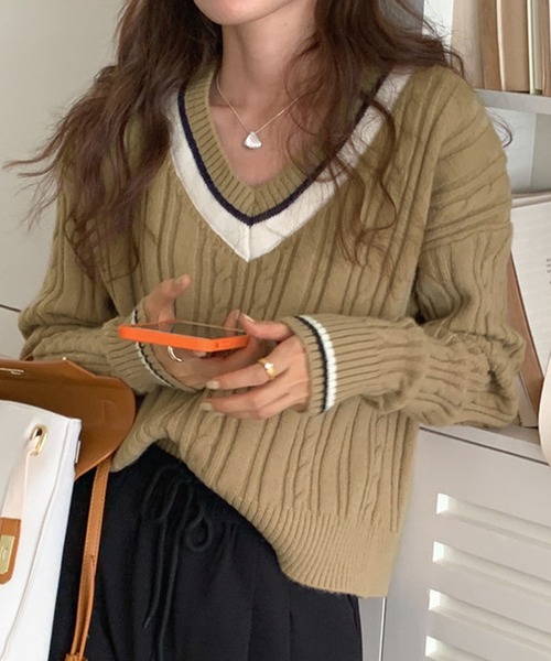 DAY CLOSET(デイ クローゼット)の「レディース Vネックケーブル編みリブニットセーター(ニット/セーター・レディース・ホワイト/ネイビー/グレー/モカ・ONE SIZE)」の1枚目の写真