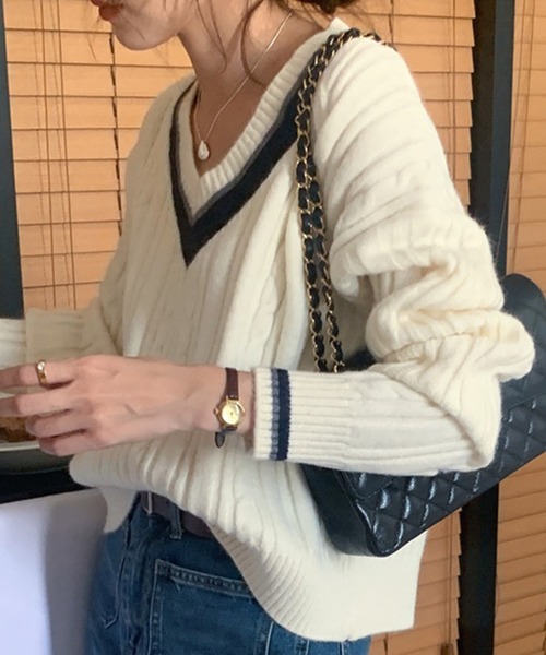 DAY CLOSET(デイ クローゼット)の「レディース Vネックケーブル編みリブニットセーター(ニット/セーター・レディース・ホワイト/ネイビー/グレー/モカ・ONE SIZE)」の6枚目の写真