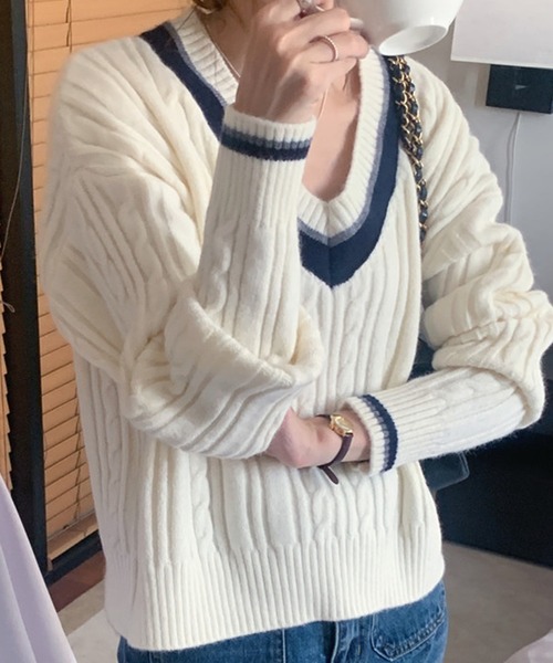 DAY CLOSET(デイ クローゼット)の「レディース Vネックケーブル編みリブニットセーター(ニット/セーター・レディース・ホワイト/ネイビー/グレー/モカ・ONE SIZE)」の19枚目の写真
