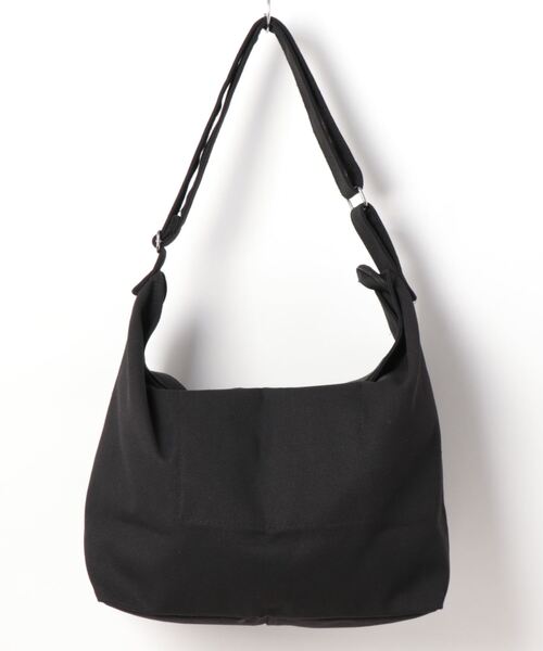 florist（フローリスト）の「【A4収納可】【ユニセックス】シンプルキャンバスワンショルダーバッグ（ショルダーバッグ・レディース・オフホワイト/ブラック・FREE）」の9枚目の写真