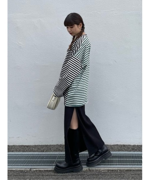 SLY（スライ）の「BIG PK C/N OVER L/S TOPS ビッグサイズ オーバーサイズ パーカー クルーネック オーバートップス（Tシャツ/カットソー・レディース・マルチ/ブラック・FREE）」の22枚目の写真