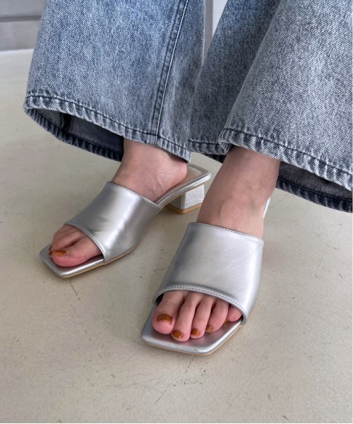 Heather(ヘザー)の「カラーアソートミュール 182411(サンダル・レディース・シルバー/アイボリー/ブラック/ラメ/ミント・M/L)」の4枚目の写真