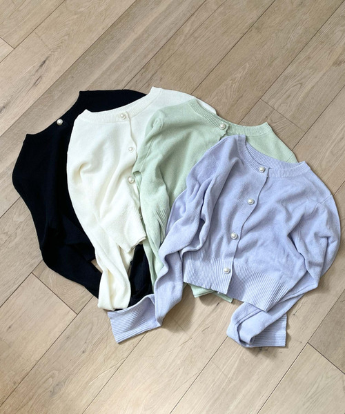 archives（アルシーヴ）の「パール釦カーディガン（カーディガン/ボレロ・レディース・オフホワイト/ブラック/ミント/ラベンダー・MEDIUM）」の3枚目の写真