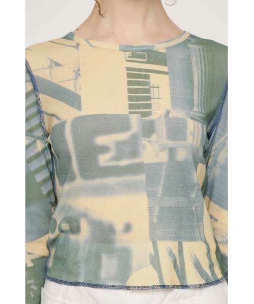 SLY(スライ)の「PHOTO MIXTURE TOPS フォト ミクスチュア シアー トップス 総柄 プリント クロップド丈(Tシャツ/カットソー・レディース・グリーン系その他2/ブラック系その他2/ピンク系その他・FREE)」の15枚目の写真