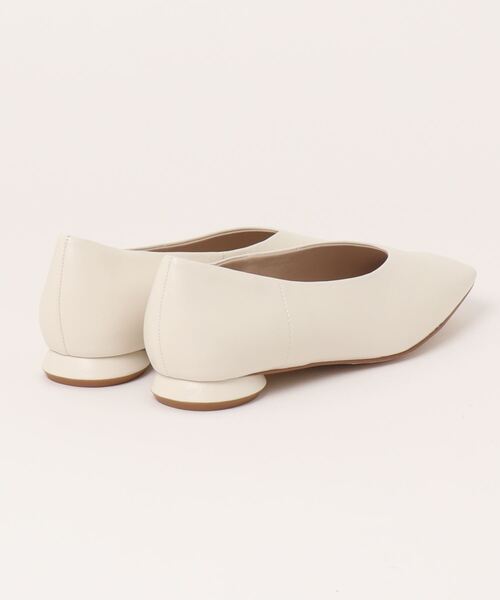 Gready Brilliant（グレディブリリアン）の「レザースクエアトゥフラットシューズ（バレエシューズ・レディース・アイボリー・38/37）」の3枚目の写真