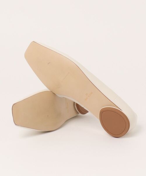 Gready Brilliant（グレディブリリアン）の「レザースクエアトゥフラットシューズ（バレエシューズ・レディース・アイボリー・38/37）」の2枚目の写真