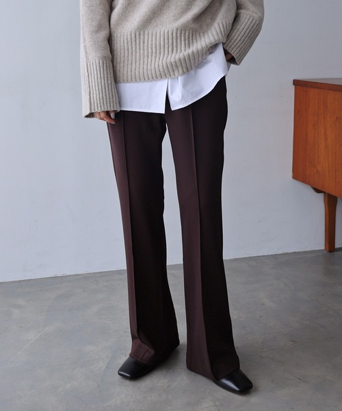 evernavy（エバーネイビー）の「ポンチフレアパンツ（その他パンツ・レディース・ブラック/ネイビー/グレイッシュベージュ/カーキ系/ブラウン系その他/アイボリー・M/L/S）」の4枚目の写真