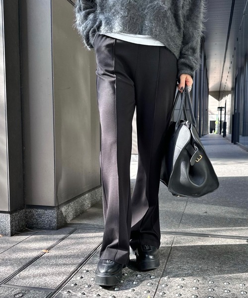 evernavy（エバーネイビー）の「ポンチフレアパンツ（その他パンツ・レディース・ブラック/ネイビー/グレイッシュベージュ/カーキ系/ブラウン系その他/アイボリー・M/L/S）」の7枚目の写真