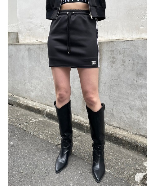 ENVYM（アンビー）の「サイドライントラックミニSK（スカート・レディース・ブラック/ホワイト・FREE）」の4枚目の写真