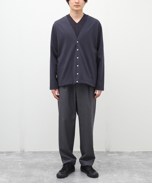 EDIFICE(エディフィス)の「【NORITAKE by EDIFICE】ハーフ スムース Vネック カーディガン(カーディガン/ボレロ・メンズ・ホワイト/チャコールグレー/コバルトブルー/ブラック/ネイビー・MEDIUM/LARGE)」の6枚目の写真