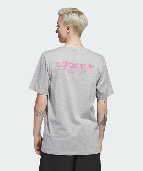 adidasＴシャツ今季1番人気　水色　サイズＬ ほぼ未使用品使用感無し adidas OVERSIZE TEE BLUE （アディダス オーバーサイズ Tシャツ