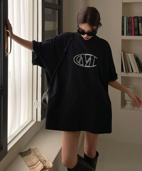 U LAN(ユーラン)の「ULAN MCハーフネックオーバー半袖Tシャツ(Tシャツ/カットソー・レディース・チャコールグレー/ブラック・FREE)」の2枚目の写真