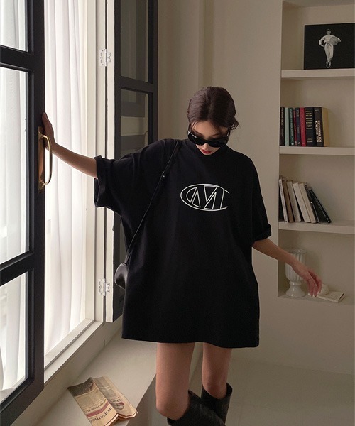 U LAN(ユーラン)の「ULAN MCハーフネックオーバー半袖Tシャツ(Tシャツ/カットソー・レディース・チャコールグレー/ブラック・FREE)」の4枚目の写真