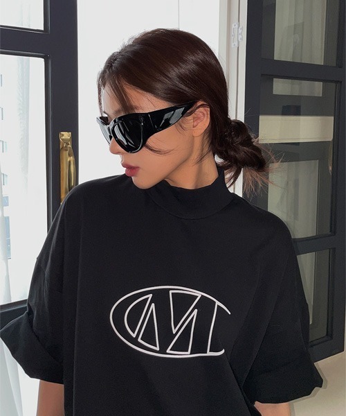 U LAN(ユーラン)の「ULAN MCハーフネックオーバー半袖Tシャツ(Tシャツ/カットソー・レディース・チャコールグレー/ブラック・FREE)」の8枚目の写真
