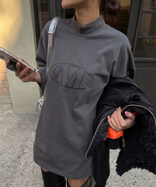 U LAN(ユーラン)の「ULAN MCハーフネックオーバー半袖Tシャツ(Tシャツ/カットソー・レディース・チャコールグレー/ブラック・FREE)」の21枚目の写真