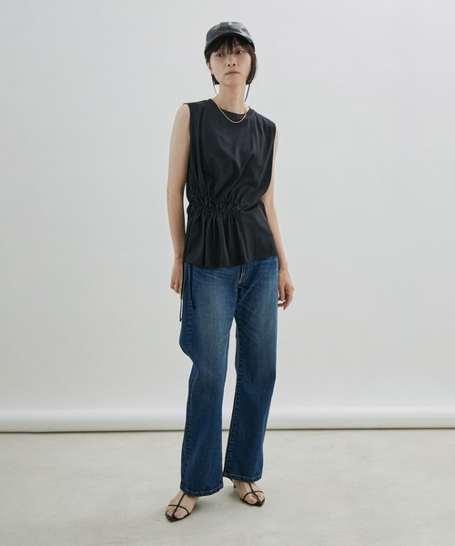SALON adam et rope'(サロン アダム エ ロペ)の「ペプラムノースリーブTシャツ(Tシャツ/カットソー・レディース・ホワイト/ブラック・FREE)」の3枚目の写真