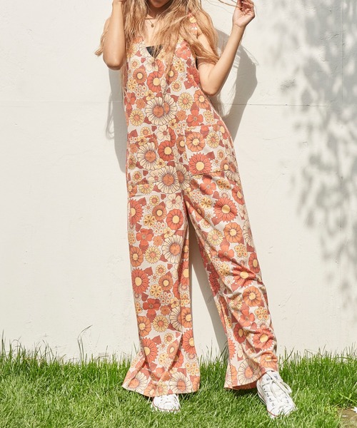 anap mimpi（アナップミンピ）の「レトロフラワー両Vネックオールインワン（つなぎ/オールインワン・レディース・ベージュ/ブラック・FREE）」の4枚目の写真