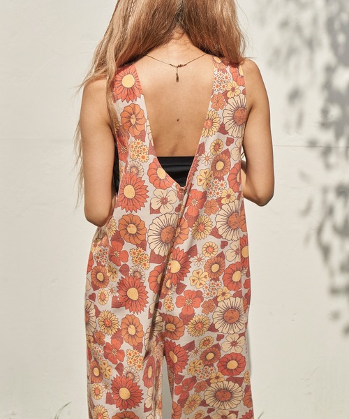 anap mimpi（アナップミンピ）の「レトロフラワー両Vネックオールインワン（つなぎ/オールインワン・レディース・ベージュ/ブラック・FREE）」の13枚目の写真