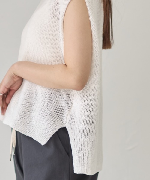 each（イーチ）の「メッシュ フレンチスリーブニット（ベスト・レディース・ブラック/ホワイト/ブルー・M-L）」の7枚目の写真