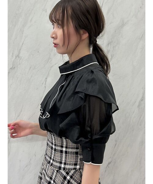 dazzlin（ダズリン）の「プリーツタイパイピングブラウス（シャツ/ブラウス・レディース・ブラック/ピンク/アイボリー・FREE）」の6枚目の写真