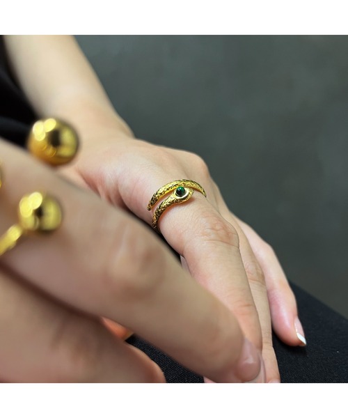 tone(トーン)の「【kocea】ステンレスリング/SNAKE 金属アレルギー対応アクセサリー (MA)(リング・レディース・A/B/C/D/E/F/G・FREE)」の4枚目の写真