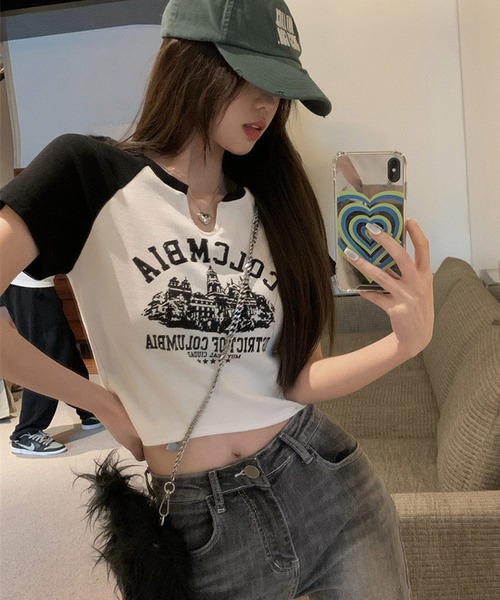 shopnikoniko（ショップニコニコ）の「ラグランTシャツ 半袖 ショート丈 韓国ファッション y2k ラグラン ピチT チビT クロップド丈 スリットネック Tシャツ（Tシャツ/カットソー・レディース・ベージュ/ホワイト・フリー）」の10枚目の写真