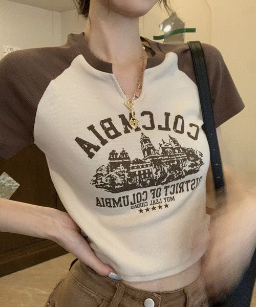 shopnikoniko（ショップニコニコ）の「ラグランTシャツ 半袖 ショート丈 韓国ファッション y2k ラグラン ピチT チビT クロップド丈 スリットネック Tシャツ（Tシャツ/カットソー・レディース・ベージュ/ホワイト・フリー）」の3枚目の写真