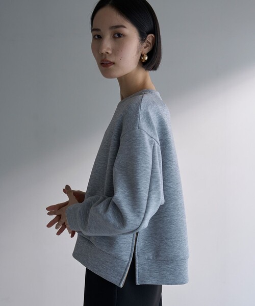 UNFILO(アンフィーロ)の「【WEB限定】BEAUTY FORM JERSEY サイドZIP クロップドプルオーバー(Tシャツ/カットソー・レディース・アイボリー系/グレー系/ベージュ系/ネイビー系/ライトイエロー系/ピンク系/ホワイト系/スカイブルー系/イエロー系/ブラック系/ライトグレー系・MEDIUM/SMALL)」の13枚目の写真