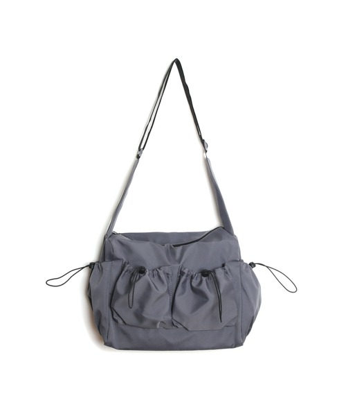 MAISON mou(メゾンムー)の「【recomend selection/セレクト】quadruple pocket drawstring bag 4つの巾着ポケットショルダーバッグ(ショルダーバッグ・レディース・グレー/ホワイト/ブラック・FREE)」の8枚目の写真