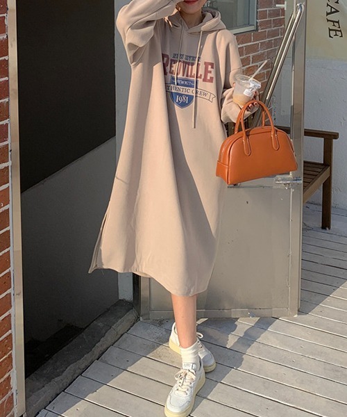 gossip!ロサンゼルス(ゴシップロサンゼルス)の「YUGA レタープリント スリットセーターワンピース(ワンピース・レディース・ライトグレー/ブラック/ライトカーキ/ネイビー・FREE)」の12枚目の写真