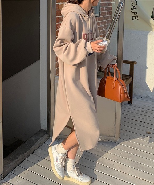 gossip!ロサンゼルス(ゴシップロサンゼルス)の「YUGA レタープリント スリットセーターワンピース(ワンピース・レディース・ライトグレー/ブラック/ライトカーキ/ネイビー・FREE)」の13枚目の写真
