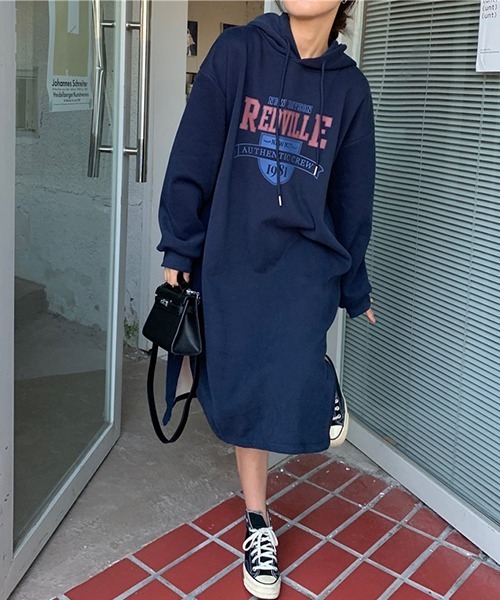 gossip!ロサンゼルス(ゴシップロサンゼルス)の「YUGA レタープリント スリットセーターワンピース(ワンピース・レディース・ライトグレー/ブラック/ライトカーキ/ネイビー・FREE)」の17枚目の写真