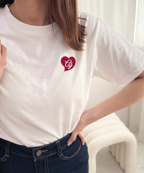 apres jour（アプレジュール）の「ハート刺繍Tシャツ【ZOZOTOWN