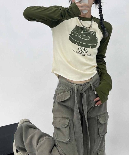 NANEA（ナネア）の「クロップド丈ナンバープリントラグランスリーブTシャツ（Tシャツ/カットソー・レディース・ネイビー/カーキ/ボルドー/ピンク・MEDIUM/LARGE）」の20枚目の写真
