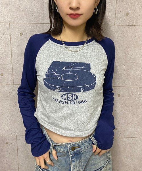 NANEA（ナネア）の「クロップド丈ナンバープリントラグランスリーブTシャツ（Tシャツ/カットソー・レディース・ネイビー/カーキ/ボルドー/ピンク・MEDIUM/LARGE）」の15枚目の写真