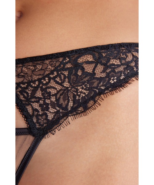 Intimissimi（インティミッシミ）の「Living in Luxe ソング（ショーツ