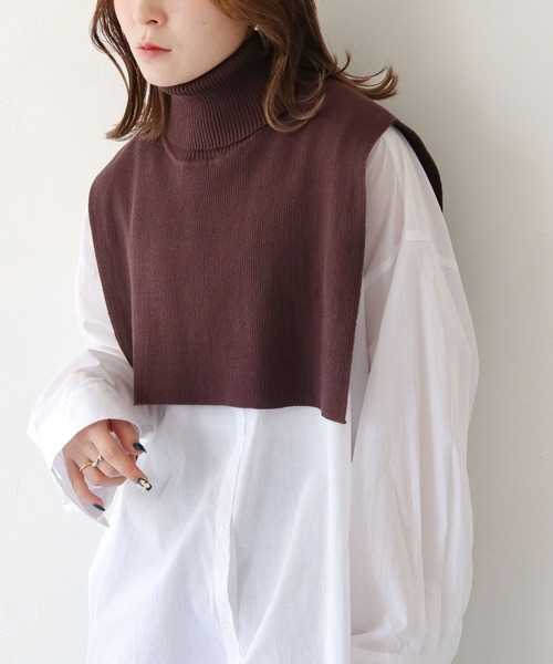 HER CLOSET（ハークローゼット）の「【shemoshelly】オフタートルニットケープ（付け襟・レディース・アイボリー/ブルー/ブラウン/ブラック・M）」の21枚目の写真