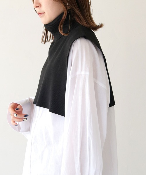 HER CLOSET（ハークローゼット）の「【shemoshelly】オフタートルニットケープ（付け襟・レディース・アイボリー/ブルー/ブラウン/ブラック・M）」の11枚目の写真